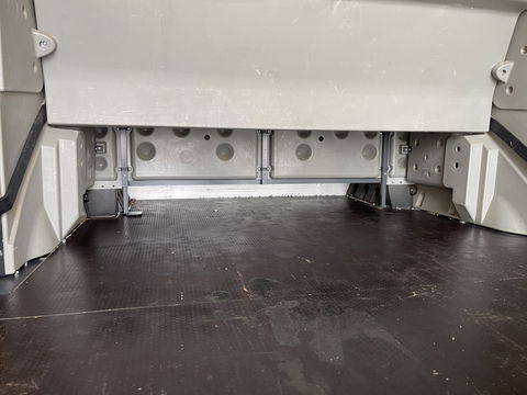 Renault Master T35 2.3 dCi 135 L3H2 DC 7 persoons / vaste prijs rijklaar € 24.950 ex btw / lease vanaf € 462 / airco / cruise / navi / trekhaak 2500 kg / pdc voor en achter / achteruit rijcamera !