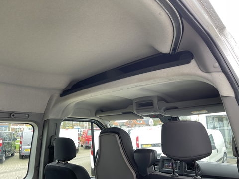 Renault Master T35 2.3 dCi 135 L3H2 DC 7 persoons / vaste prijs rijklaar € 24.950 ex btw / lease vanaf € 462 / airco / cruise / navi / trekhaak 2500 kg / pdc voor en achter / achteruit rijcamera !