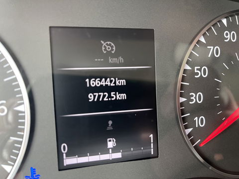 Renault Master T35 2.3 dCi 135 L3H2 DC 7 persoons / vaste prijs rijklaar € 24.950 ex btw / lease vanaf € 462 / airco / cruise / navi / trekhaak 2500 kg / pdc voor en achter / achteruit rijcamera !