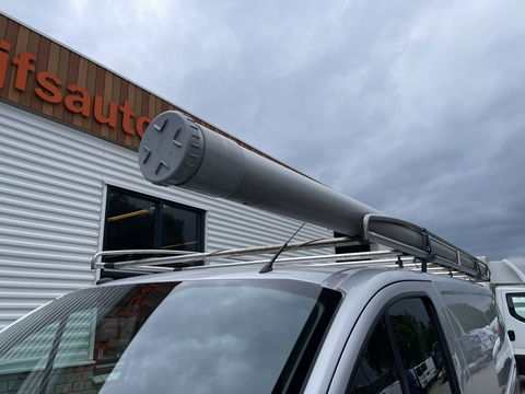 Ford Transit Custom 280 2.0 TDCI 105pk L1H1 Trend / vaste prijs rijklaar € 14.950 ex btw / lease vanaf € 311 / airco / cruise / imperial / achteruit rijcamera / trekhaak 2400 kg / ex schilders bus