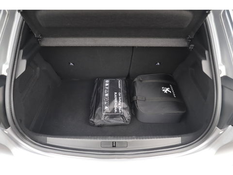 Peugeot e-208 EV Allure 50 kWh Automaat Half Leder Navigatie Camera Clima Cruise PDC LMV Carplay Android Bluetooth