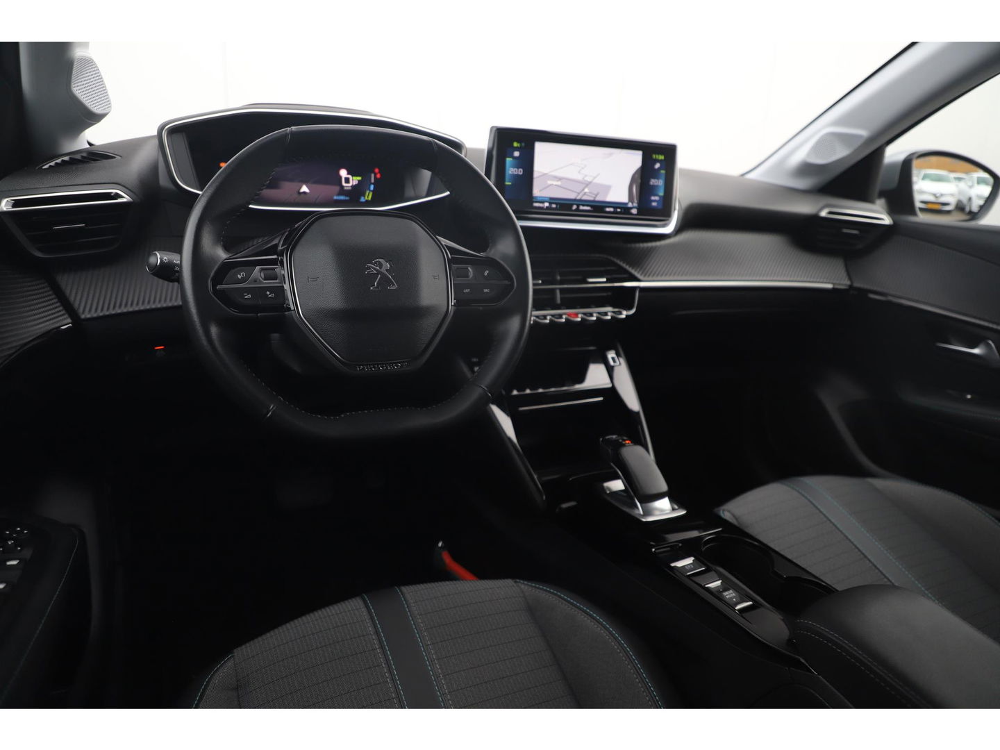 Peugeot e-208 EV Allure 50 kWh Automaat Half Leder Navigatie Camera Clima Cruise PDC LMV Carplay Android Bluetooth