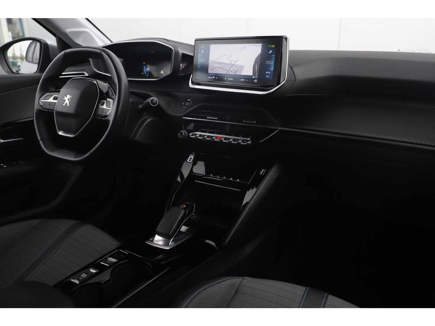 Peugeot e-208 EV Allure 50 kWh Automaat Half Leder Navigatie Camera Clima Cruise PDC LMV Carplay Android Bluetooth