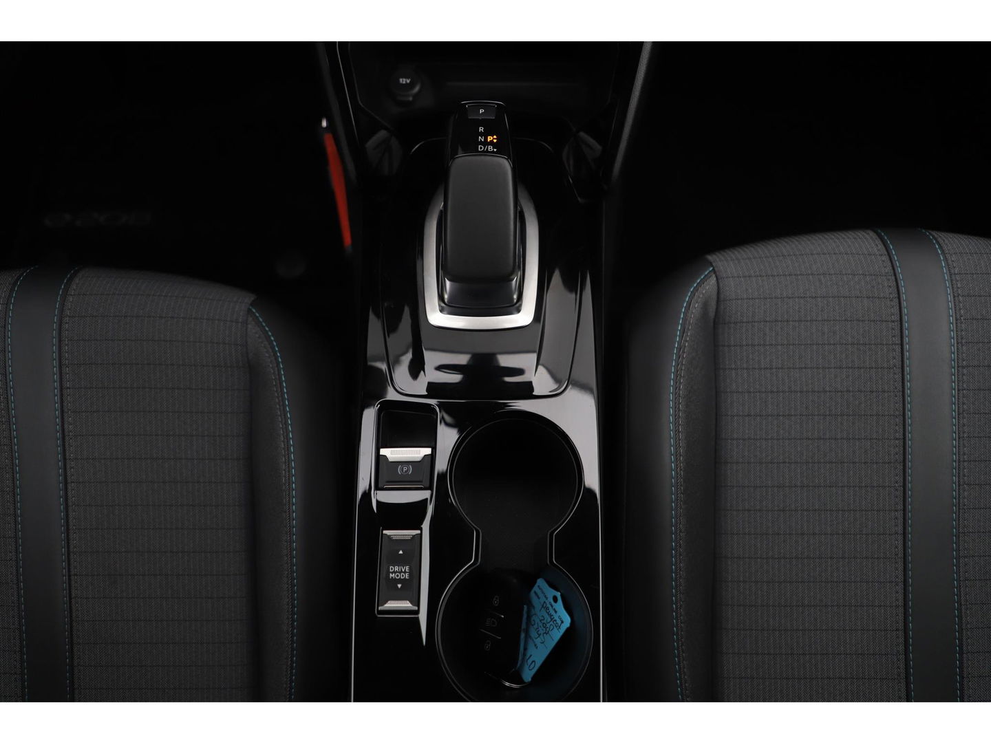 Peugeot e-208 EV Allure 50 kWh Automaat Half Leder Navigatie Camera Clima Cruise PDC LMV Carplay Android Bluetooth