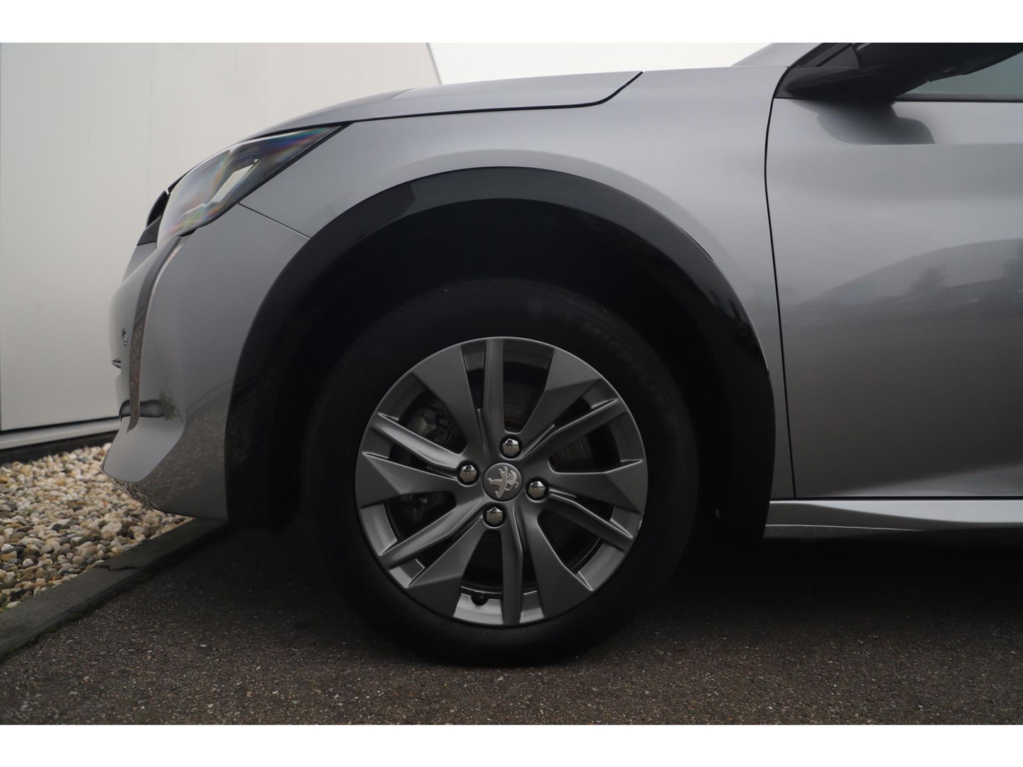 Peugeot e-208 EV Allure 50 kWh Automaat Half Leder Navigatie Camera Clima Cruise PDC LMV Carplay Android Bluetooth