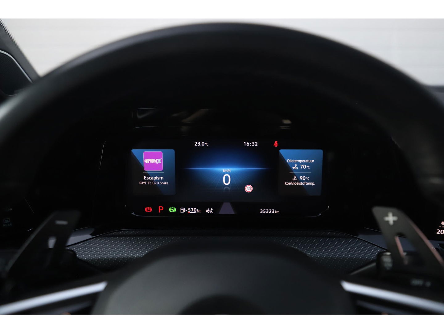Volkswagen Golf 1.5 eTSI R-Line 150PK DSG Automaat Panoramadak 18 inch Virtual Cockpit Harman Kardon Sfeerverlichting Navigatie Carplay Android Adaptive Cruise Lane Assist Parkeersensors