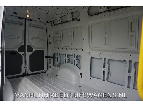Volkswagen Crafter 35 177PK L3H3 AUT BPM VRIJ!! Airco, Navi, Camera, Cruise, Gev. Stoel 270Gr Deur!! NR. 267