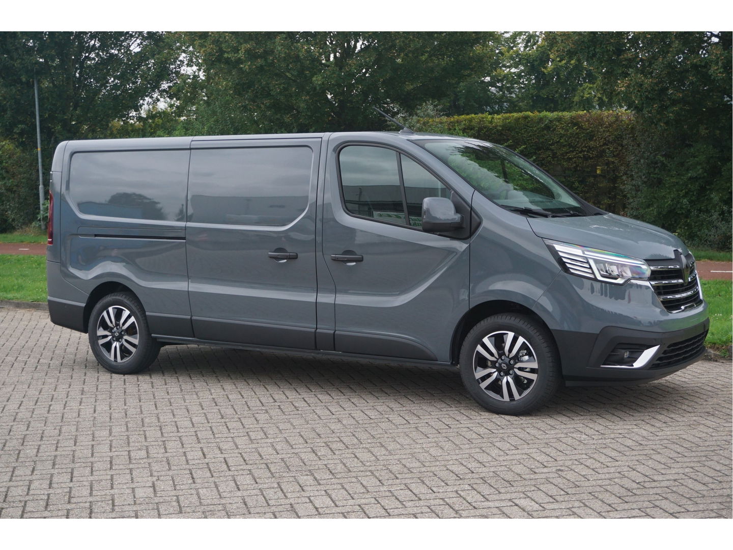 Renault Trafic 170PK L2H1 EDC AUT BPM VRIJ!! Navi, LM Velg, Betimmering, Trekhaak, 2x Schuifdeur!! NR. 485
