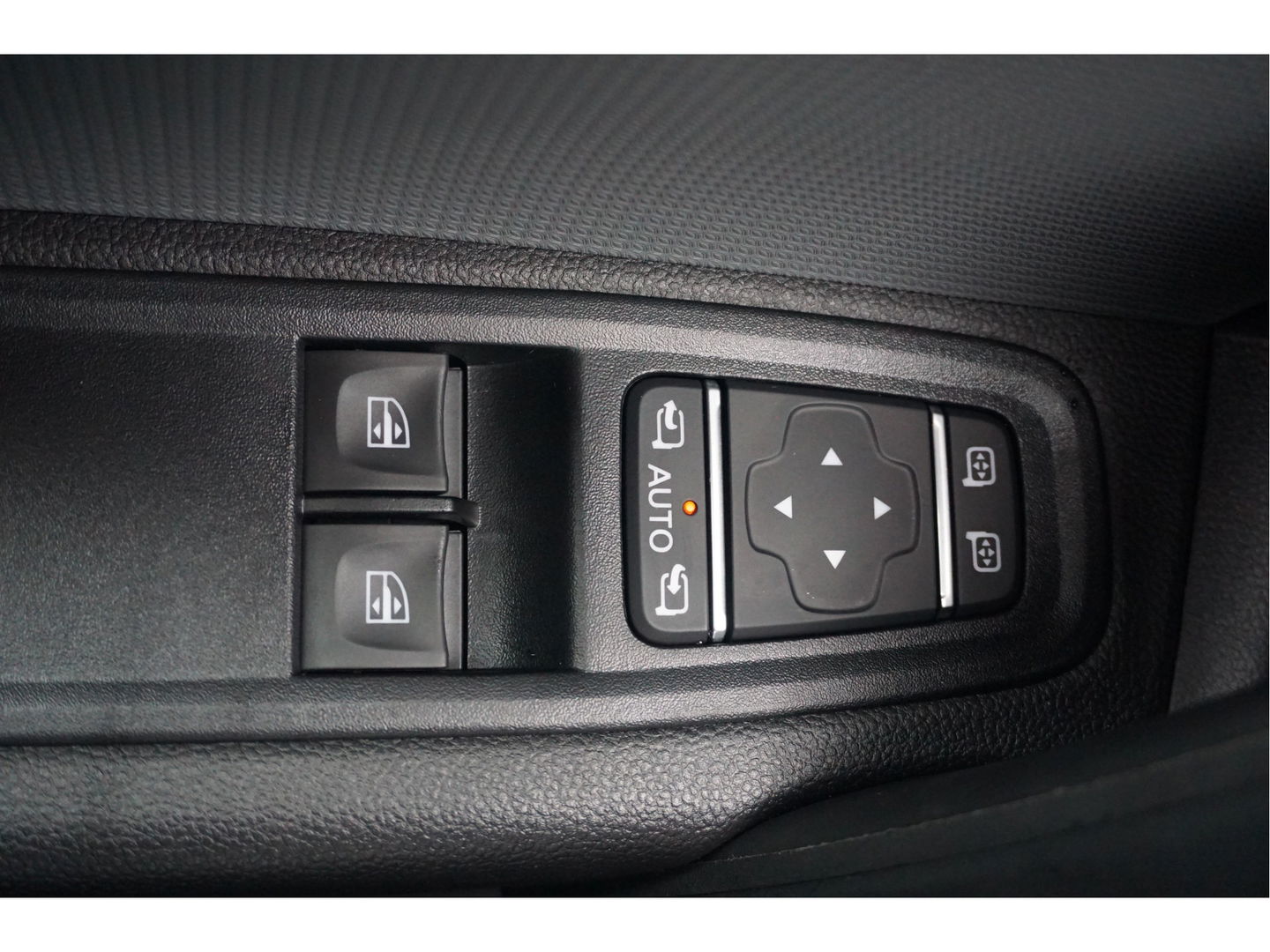 Renault Kangoo E-Tech N-Connecta L1 45 kWh BPM VRIJ Automaat 4 jaar garantie!! NR. 107