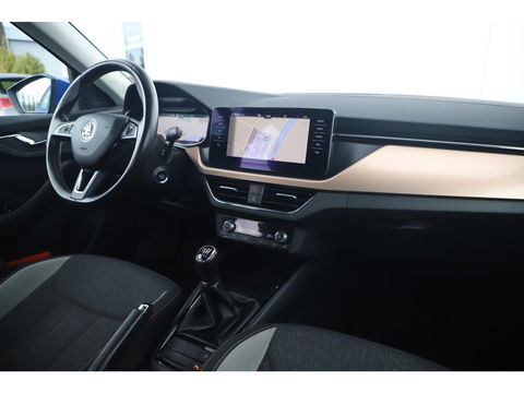 Škoda Kamiq 1.0 TSI Business Edition 116PK Virtual Cockpit Navigatie Stoelverwarming Clima Cruise Parkeersensors 16 inch LMV Carplay Android Getint Glas