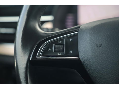 Škoda Kamiq 1.0 TSI Business Edition 116PK Virtual Cockpit Navigatie Stoelverwarming Clima Cruise Parkeersensors 16 inch LMV Carplay Android Getint Glas