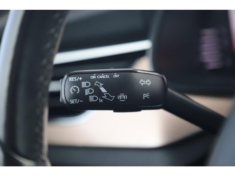 Škoda Kamiq 1.0 TSI Business Edition 116PK Virtual Cockpit Navigatie Stoelverwarming Clima Cruise Parkeersensors 16 inch LMV Carplay Android Getint Glas