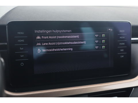 Škoda Kamiq 1.0 TSI Business Edition 116PK Virtual Cockpit Navigatie Stoelverwarming Clima Cruise Parkeersensors 16 inch LMV Carplay Android Getint Glas