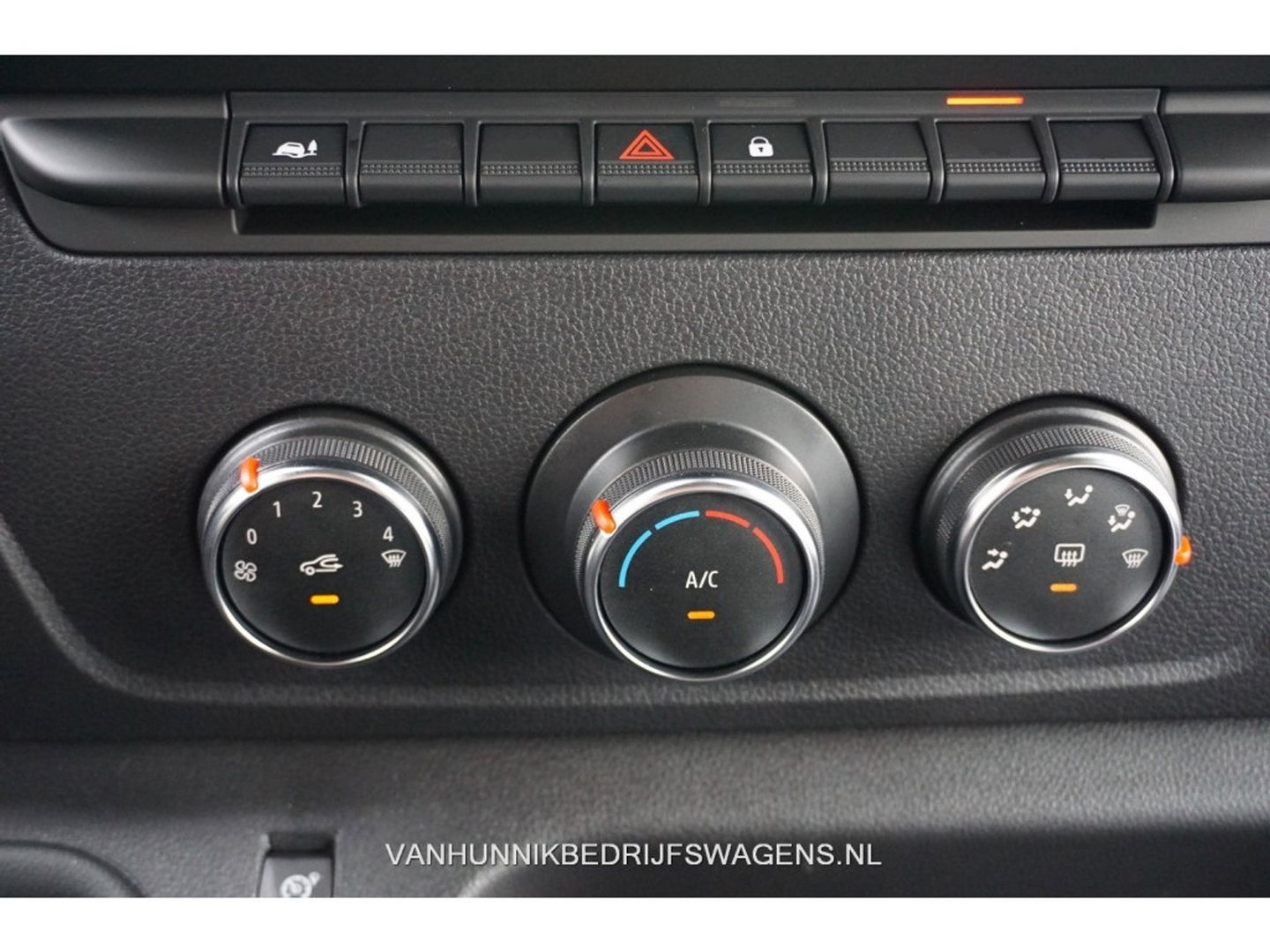 Renault Master T35 2.3 150PK L3H2 BPM VRIJ!! Navi, Cam, Betimmering, Trekhaak, 2x Schuifdeur!! NR. 310