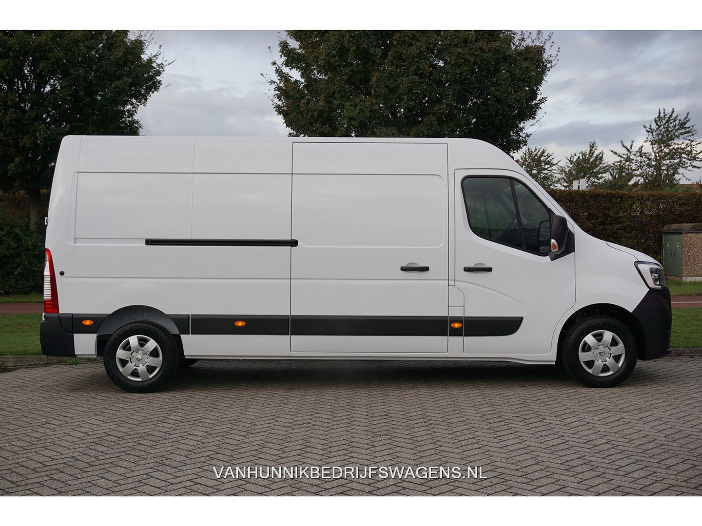 Renault Master T35 2.3 150PK L3H2 BPM VRIJ!! Navi, Cam, Betimmering, Trekhaak, 2x Schuifdeur!! NR. 310
