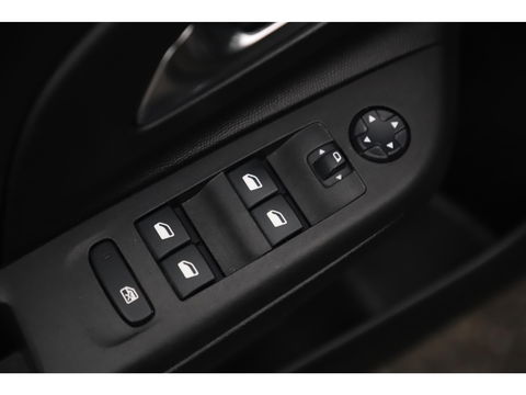Opel Corsa 1.2 Edition 102PK Navigatie Carplay Android Airco Cruise Bluetooth Elektrische Ramen