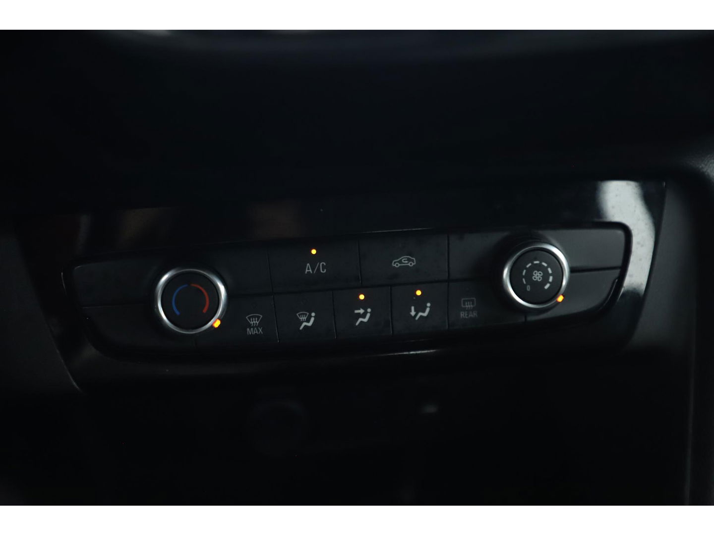 Opel Corsa 1.2 Edition 102PK Navigatie Carplay Android Airco Cruise Bluetooth Elektrische Ramen