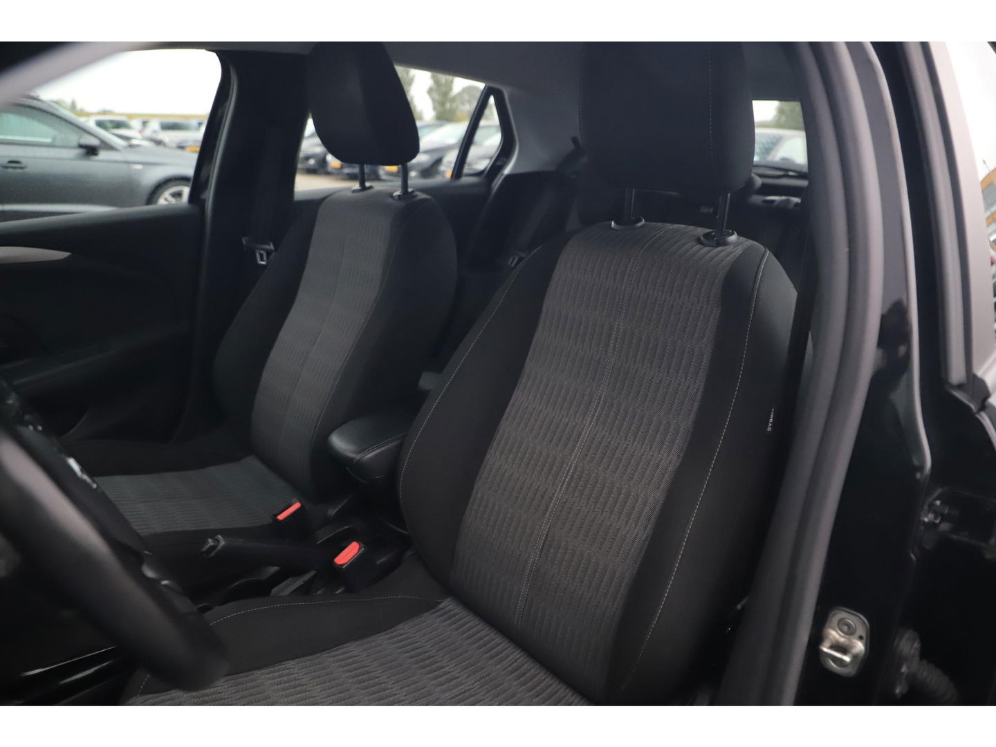 Opel Corsa 1.2 Edition 102PK Navigatie Carplay Android Airco Cruise Bluetooth Elektrische Ramen