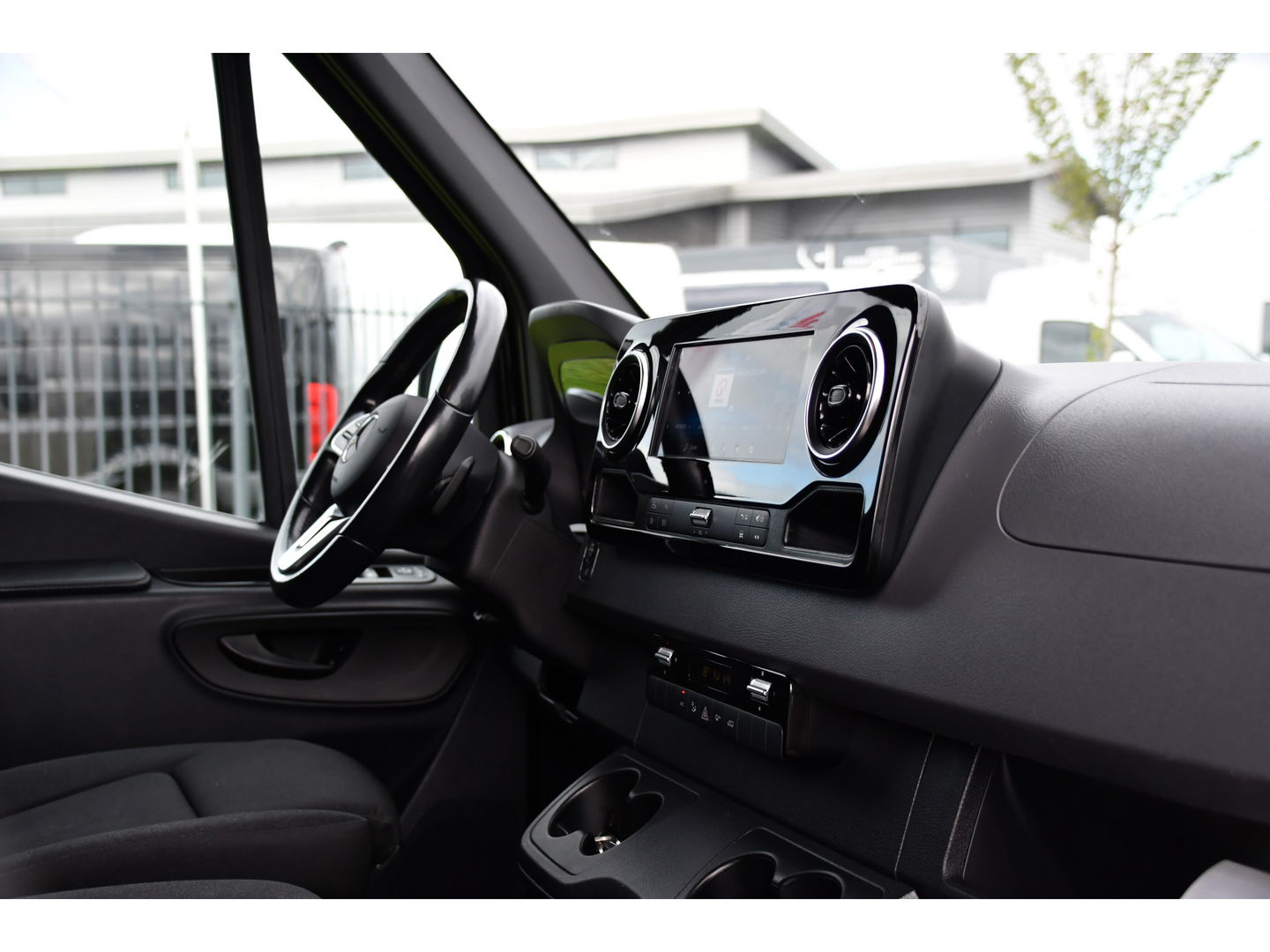 Mercedes-Benz Sprinter 316 RWD 2.2 CDI L2H2 Black Edition 360 Camera, Cruise, Carplay, Navi, Automaat, Led, 164PK, Multimedia, Uniek!