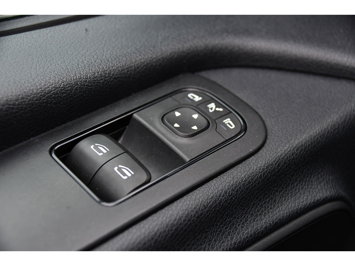 Mercedes-Benz Sprinter 316 RWD 2.2 CDI L2H2 Black Edition 360 Camera, Cruise, Carplay, Navi, Automaat, Led, 164PK, Multimedia, Uniek!
