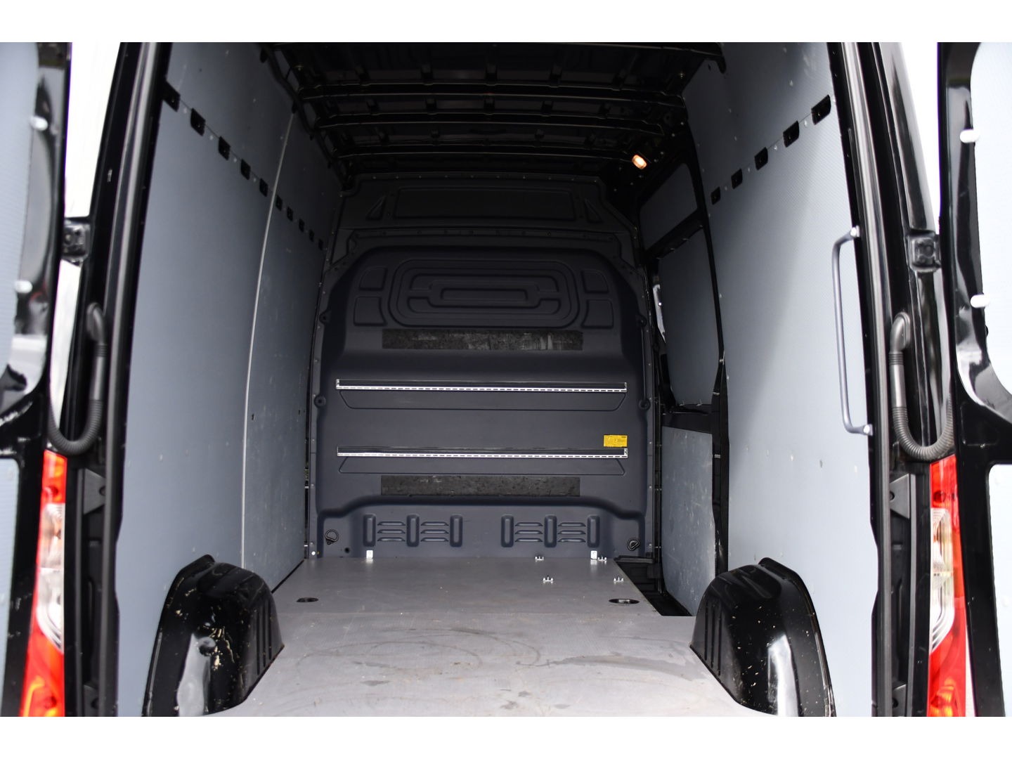 Mercedes-Benz Sprinter 316 RWD 2.2 CDI L2H2 Black Edition 360 Camera, Cruise, Carplay, Navi, Automaat, Led, 164PK, Multimedia, Uniek!
