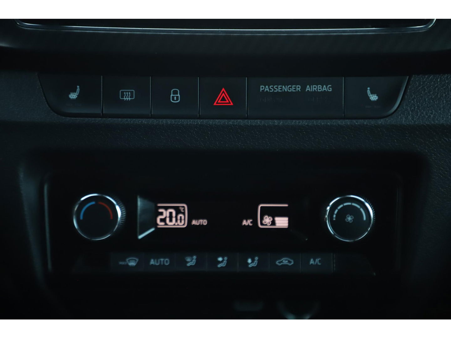 Škoda Fabia Combi 1.0 TSI Monte Carlo 95PK Sportstoelen Navigatie Clima Cruise Bluetooth Parkeersensor Front Assist 17 inch LMV