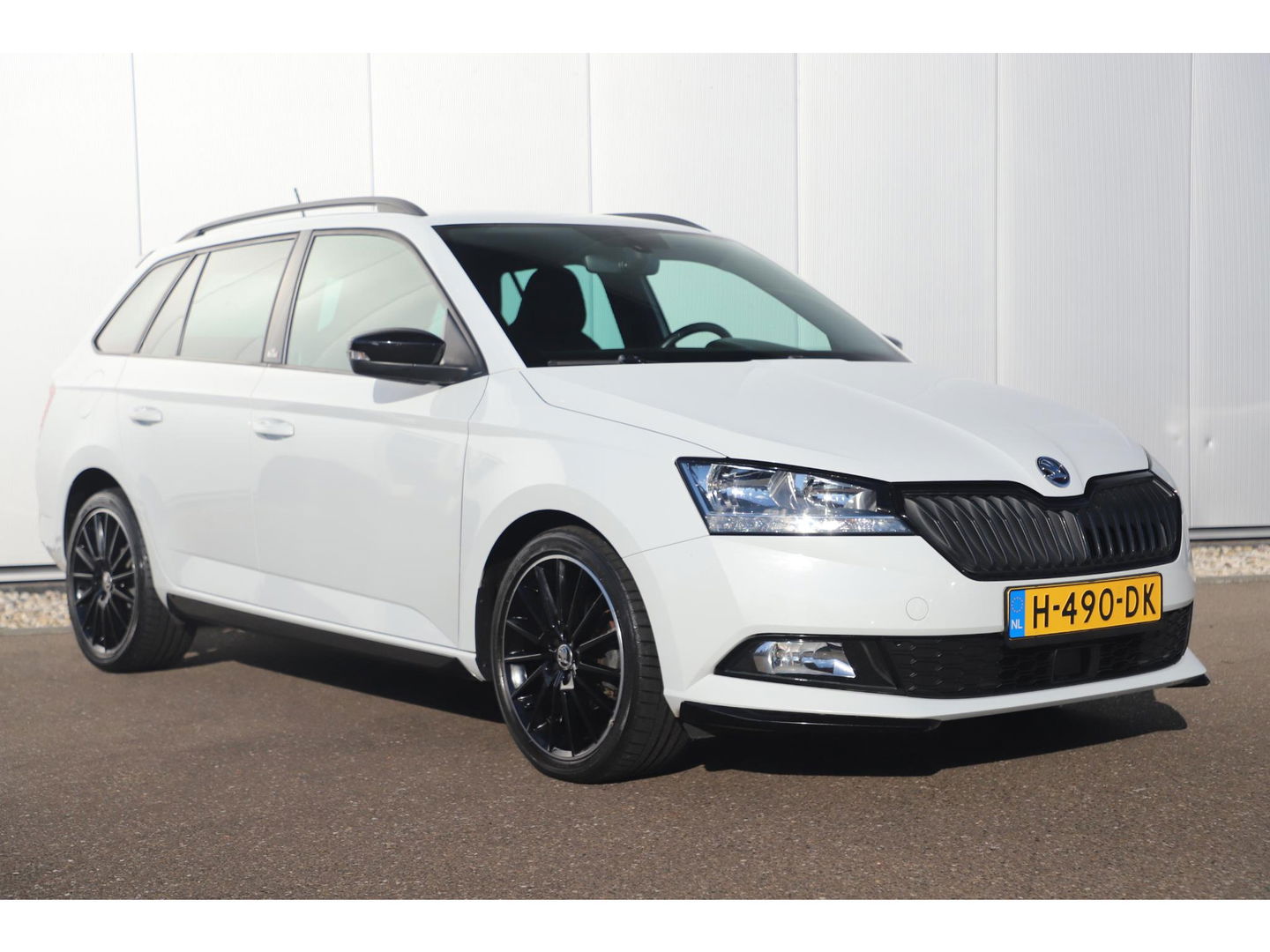 Škoda Fabia Combi 1.0 TSI Monte Carlo 95PK Sportstoelen Navigatie Clima Cruise Bluetooth Parkeersensor Front Assist 17 inch LMV