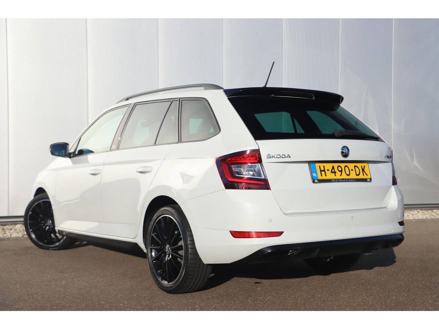 Škoda Fabia Combi 1.0 TSI Monte Carlo 95PK Sportstoelen Navigatie Clima Cruise Bluetooth Parkeersensor Front Assist 17 inch LMV