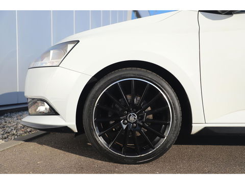 Škoda Fabia Combi 1.0 TSI Monte Carlo 95PK Sportstoelen Navigatie Clima Cruise Bluetooth Parkeersensor Front Assist 17 inch LMV