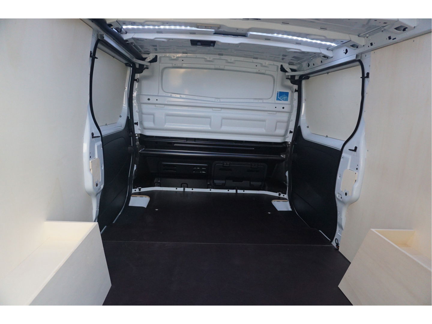 Renault Trafic 170PK L2H1 LUXE EDC AUT BPM VRIJ!! Navi, LM Velg, Betimmering, Trekhaak, 2x Schuifdeur!! NR. 331