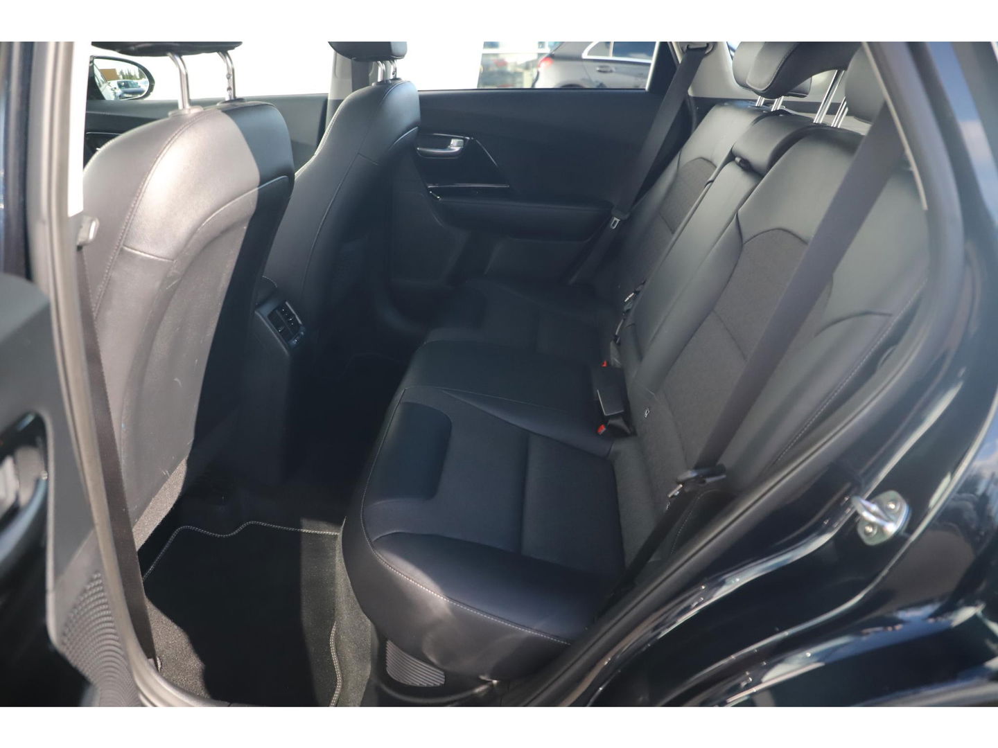 Kia Niro 1.6 GDi Hybrid DynamicLine Nieuw Model Half Leder Navigatie Achteruitrijcamera Carplay Android LED Adaptive Cruise Lane Assist