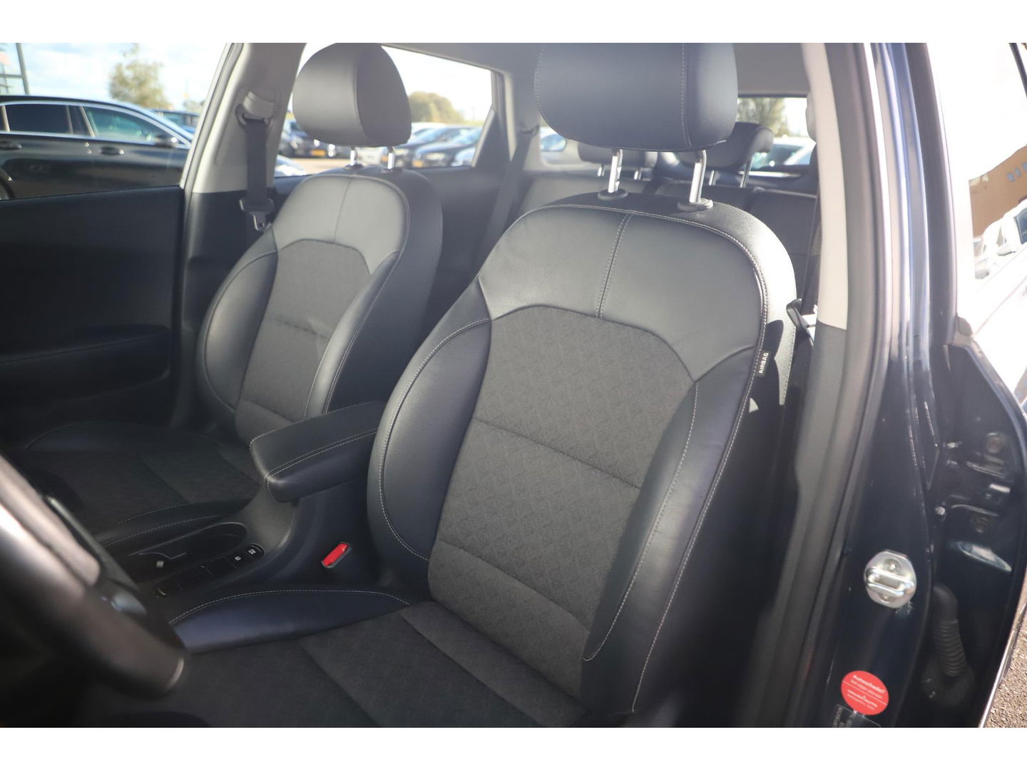 Kia Niro 1.6 GDi Hybrid DynamicLine Nieuw Model Half Leder Navigatie Achteruitrijcamera Carplay Android LED Adaptive Cruise Lane Assist