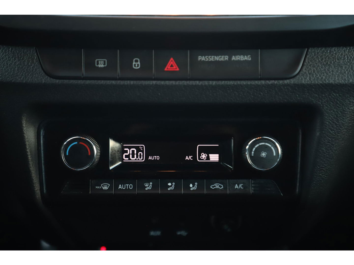 Škoda Fabia Combi 1.0 TSI Style 95PK RS Stoelen Navigatie Clima Cruise 16 inch LMV Parkeersensor Getint Glas Zwarte Hemel