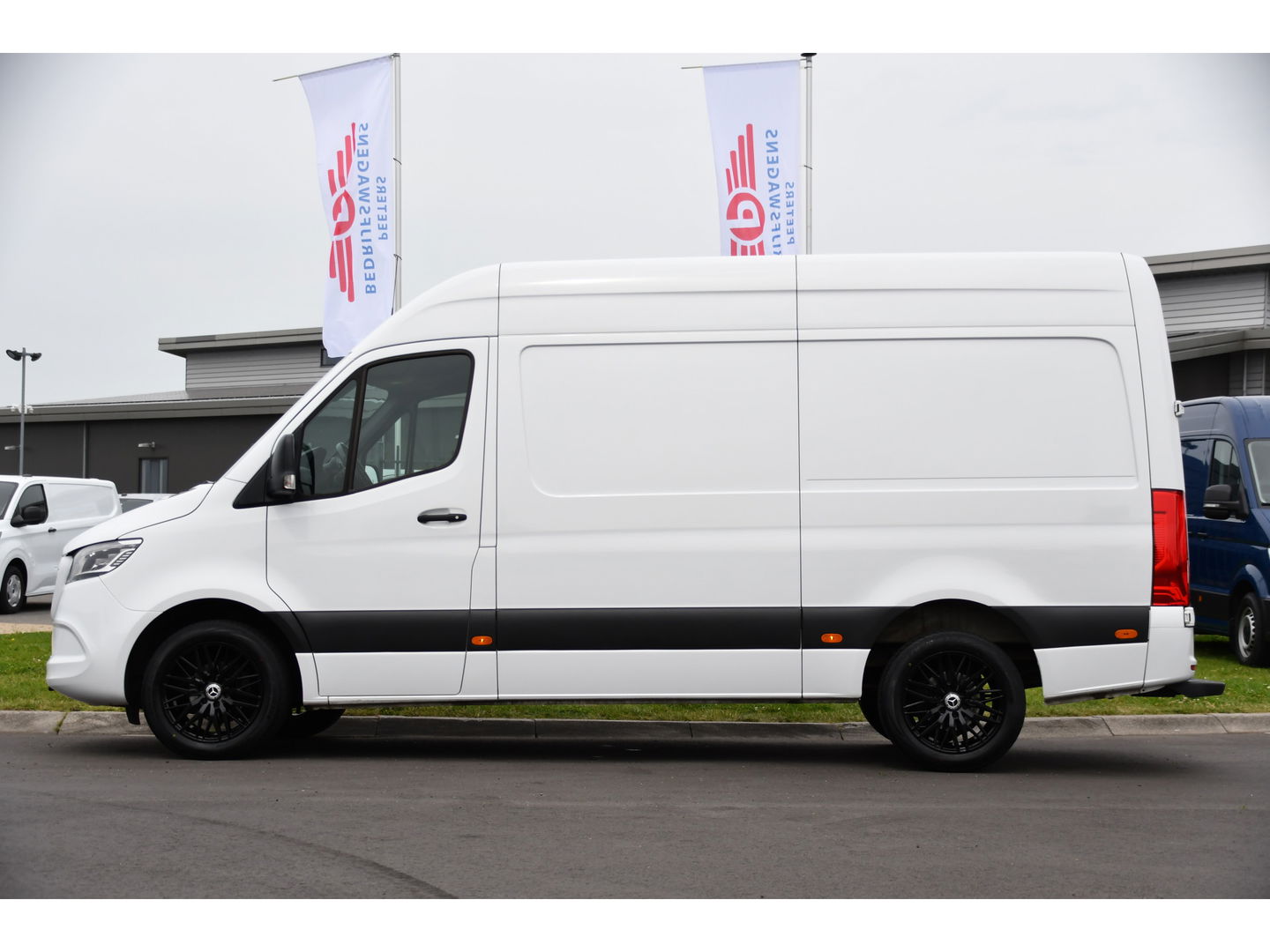 Mercedes-Benz Sprinter 317 1.9 CDI L2H2 RWD Cruise, Carplay, 170PK, Stoelverwarming, LED, Automaat, NAVI, VERKOCHT...Gefeliciteerd Osco!