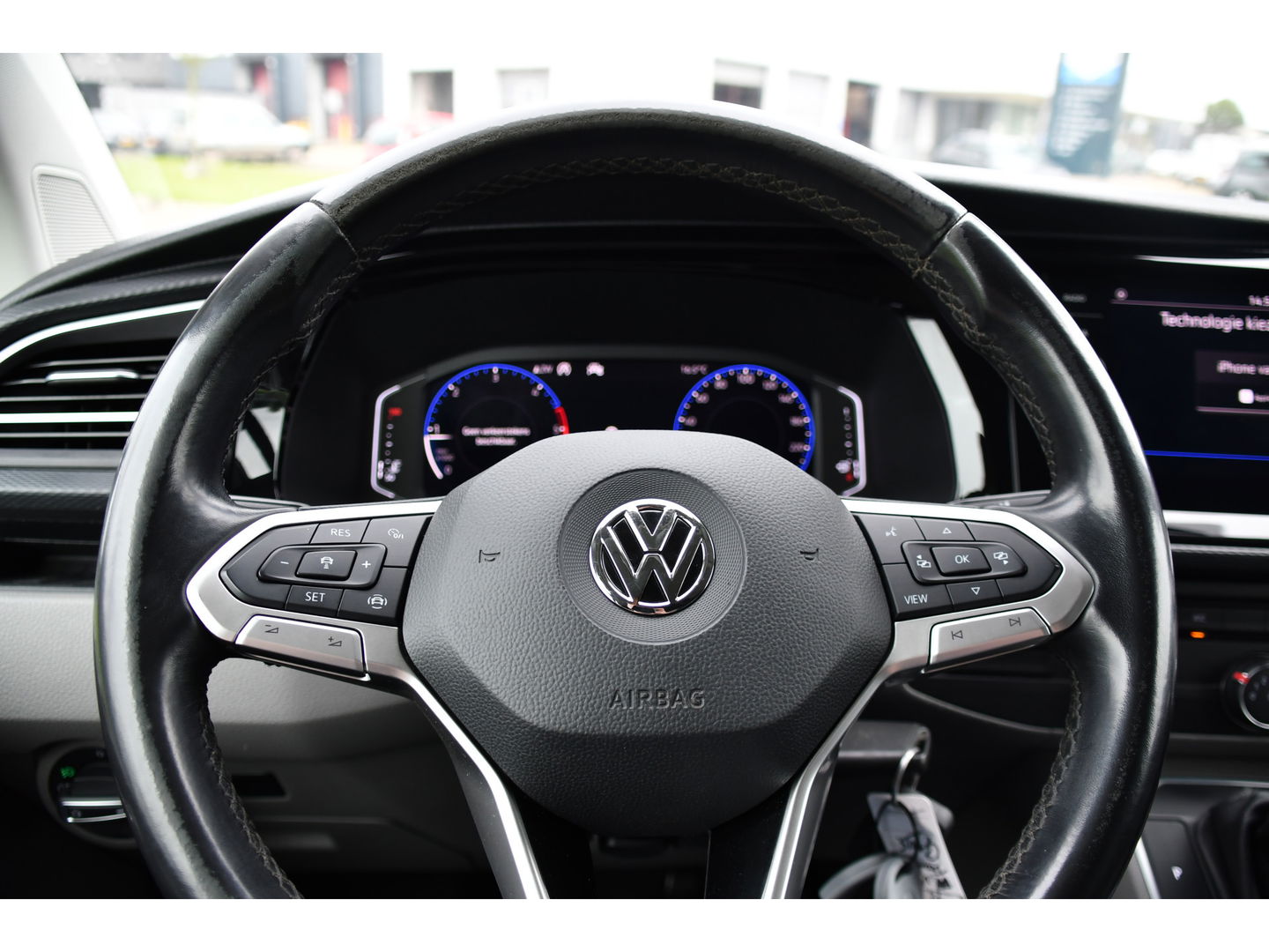 Volkswagen Transporter 2.0 TDI L2H1 30 Bulli Virtual, Adaptieve Cruise, Camera, Carplay, Multimedia, Trekhaak, Led, Automaat, UNIEK!