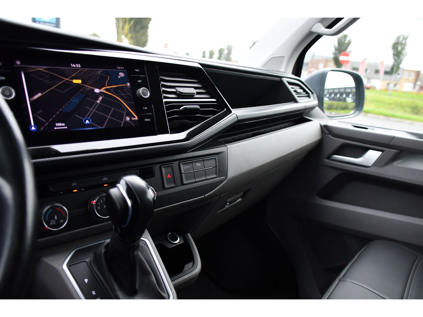 Volkswagen Transporter 2.0 TDI L2H1 30 Bulli Virtual, Adaptieve Cruise, Camera, Carplay, Multimedia, Trekhaak, Led, Automaat, UNIEK!