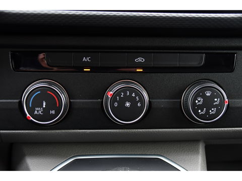 Volkswagen Transporter 2.0 TDI L2H1 30 Bulli Virtual, Adaptieve Cruise, Camera, Carplay, Multimedia, Trekhaak, Led, Automaat, UNIEK!