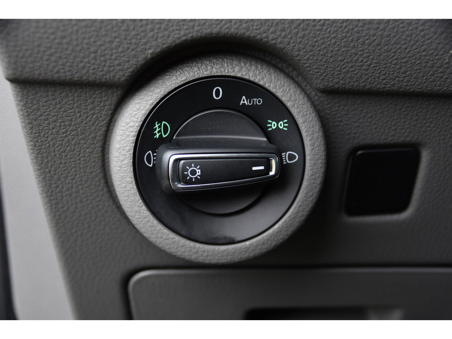 Volkswagen Transporter 2.0 TDI L2H1 30 Bulli Virtual, Adaptieve Cruise, Camera, Carplay, Multimedia, Trekhaak, Led, Automaat, UNIEK!