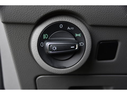 Volkswagen Transporter 2.0 TDI L2H1 30 Bulli Virtual, Adaptieve Cruise, Camera, Carplay, Multimedia, Trekhaak, Led, Automaat, UNIEK!