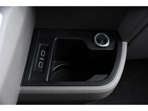 Volkswagen Transporter 2.0 TDI L2H1 30 Bulli Virtual, Adaptieve Cruise, Camera, Carplay, Multimedia, Trekhaak, Led, Automaat, UNIEK!