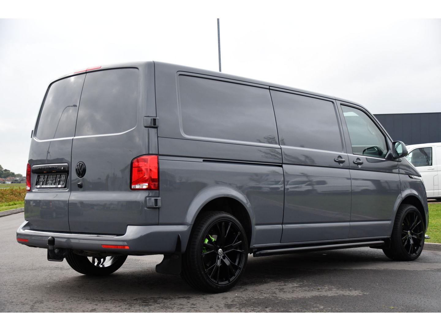 Volkswagen Transporter 2.0 TDI L2H1 30 Bulli Virtual, Adaptieve Cruise, Camera, Carplay, Multimedia, Trekhaak, Led, Automaat, UNIEK!