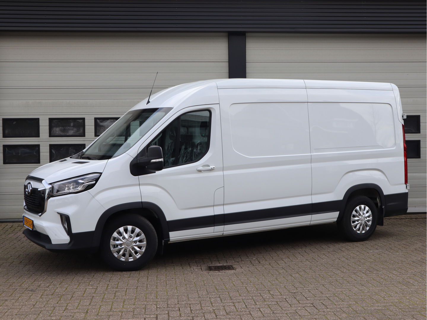 Maxus eDeliver 9 L3H2 89 kWh 204 pk - ACC - Snelladen - 10m3 Laadruimte - DEMO KORTING