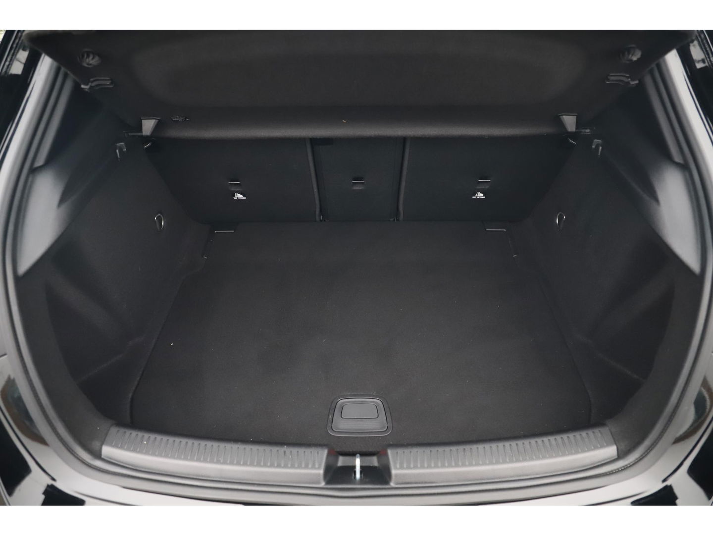 Mercedes-Benz A-Klasse 160 Advantage Widescreen Full LED Sportstoelen Navigatie Camera Clima Cruise Carplay android 17 inch LMV Lane Assist Parkeersensor