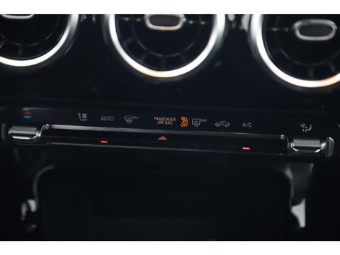 Mercedes-Benz A-Klasse 160 Advantage Widescreen Full LED Sportstoelen Navigatie Camera Clima Cruise Carplay android 17 inch LMV Lane Assist Parkeersensor