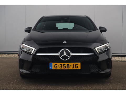 Mercedes-Benz A-Klasse 160 Advantage Widescreen Full LED Sportstoelen Navigatie Camera Clima Cruise Carplay android 17 inch LMV Lane Assist Parkeersensor