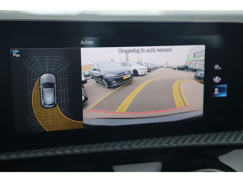 Mercedes-Benz A-Klasse 160 Advantage Widescreen Full LED Sportstoelen Navigatie Camera Clima Cruise Carplay android 17 inch LMV Lane Assist Parkeersensor