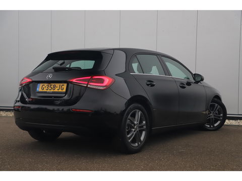Mercedes-Benz A-Klasse 160 Advantage Widescreen Full LED Sportstoelen Navigatie Camera Clima Cruise Carplay android 17 inch LMV Lane Assist Parkeersensor
