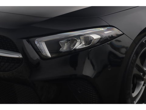 Mercedes-Benz A-Klasse 160 Advantage Widescreen Full LED Sportstoelen Navigatie Camera Clima Cruise Carplay android 17 inch LMV Lane Assist Parkeersensor