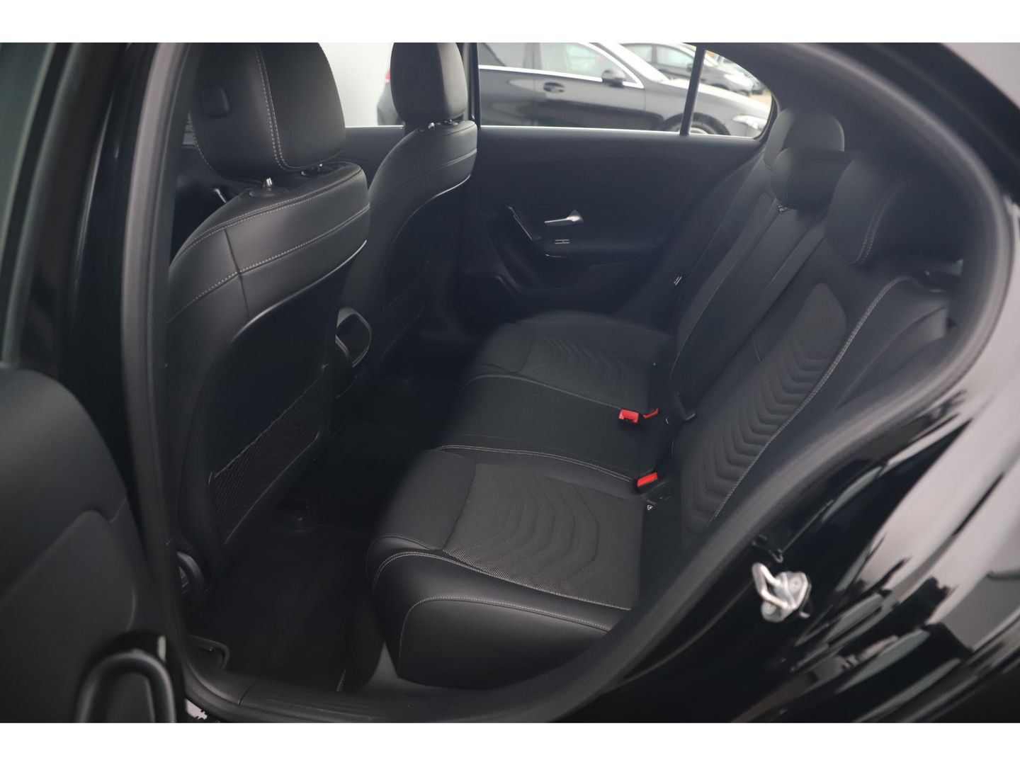 Mercedes-Benz A-Klasse 160 Advantage Widescreen Full LED Sportstoelen Navigatie Camera Clima Cruise Carplay android 17 inch LMV Lane Assist Parkeersensor