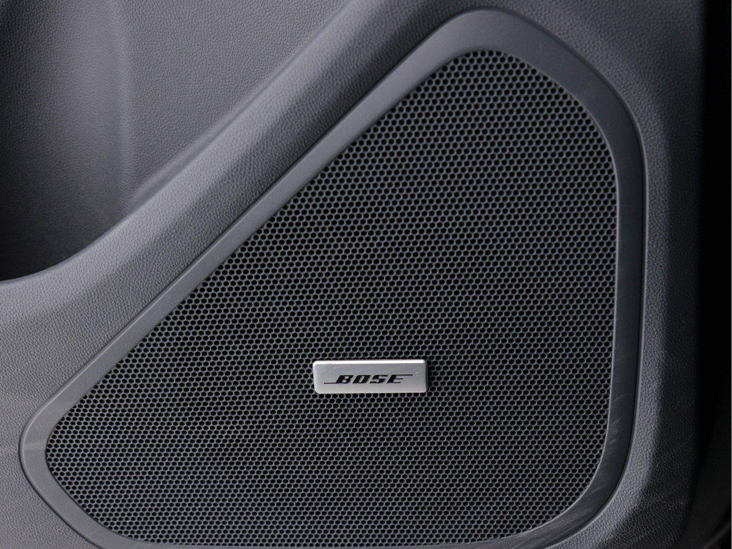 Opel Ampera-E Business Executive 60 kWh (INCL-BTW)  Aut. *LUXURY-LEATHER | BOSE-SOUNDSYSTEM | DIGI-COCKPIT | KEYLESS | CCS-FASTLOADER | FULL-LED | DAB | NAVI-FULLMAP | CRUISE | CARPLAY | LANE-ASSIST | COMFORT-SEATS | 17"ALU*